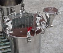 <b>不銹鋼壓力桶廠家供應(yīng)，說(shuō)明書在這里</b>