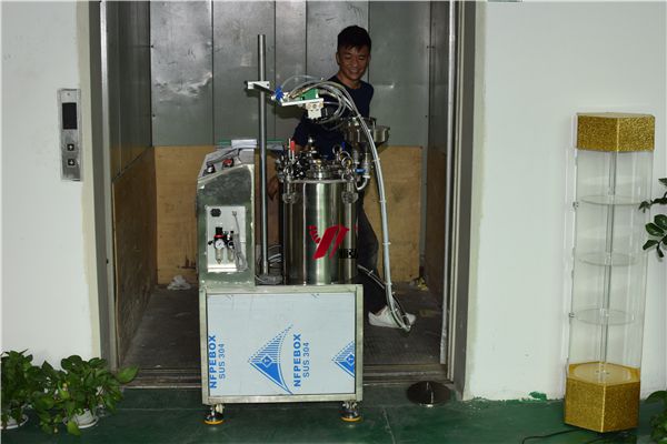 全自動灌膠機(jī)廠家