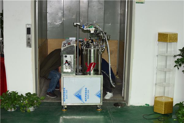 供銷雙液灌膠機